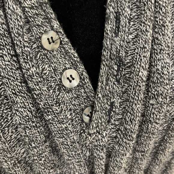 RETRO BY RENAISSANCE | Women’s Vintage Black and White Knitted Sweater - Picture 4 of 9